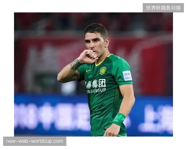 李刚仁的精准传中结合金玟哉的空霸属性，将是韩国队打破僵局的重要定位球得分手段